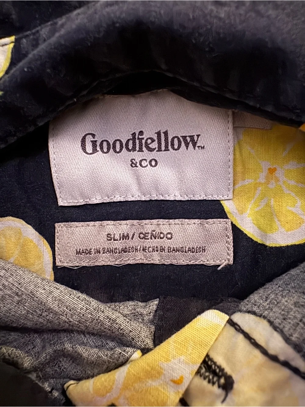 Men's Black Short-Sleeve Button-Down Shirt with Yellow Lemon Print
